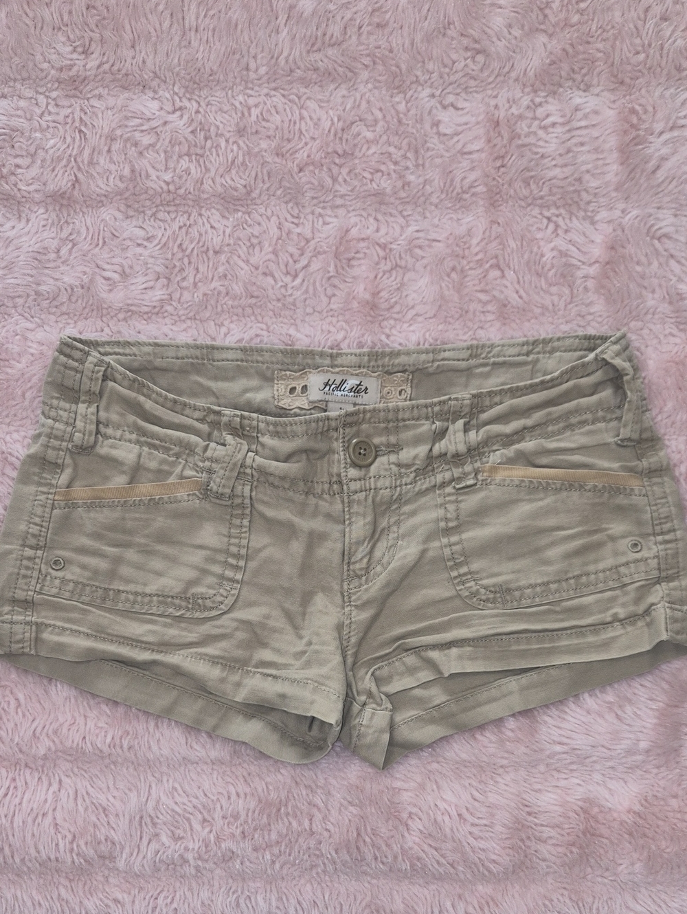 Hollister Women's Light Beige Cargo-Style Jean Shorts